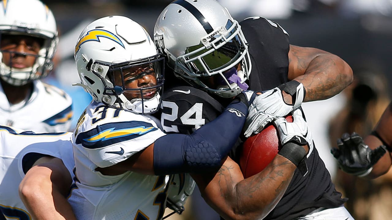 Marshawn Lynch Steals Fan's Hat After Asked For Autograph