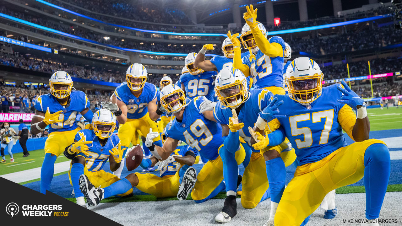 Chargers Training Camp: Fans excited for football season - CBS Los Angeles