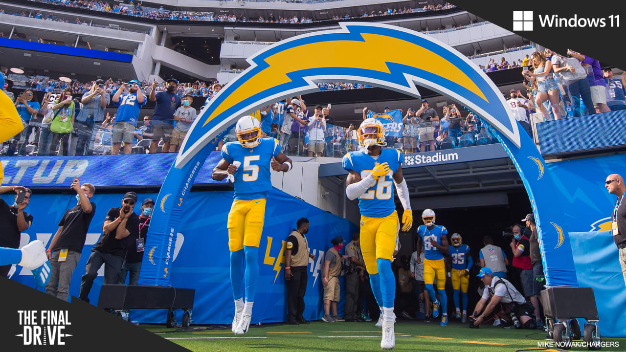 La Chargers Joshua Palmer GIF - La chargers Joshua palmer Waving - Discover  & Share GIFs