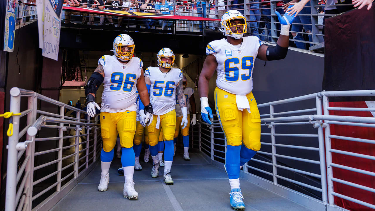 Breiden Fehoko, lineman do L.A. Chargers, chega à NFL com apoio da família  - Church News