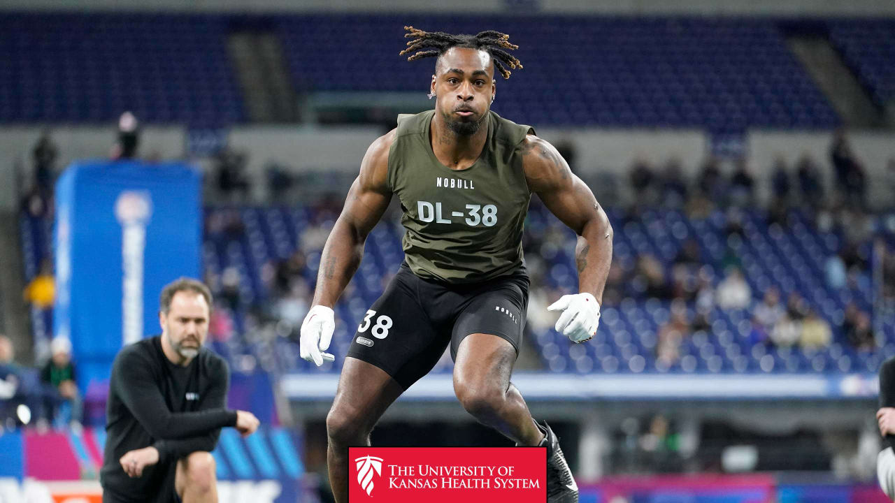 10 Most Athletic Freaks in NFL Scouting Combine History 