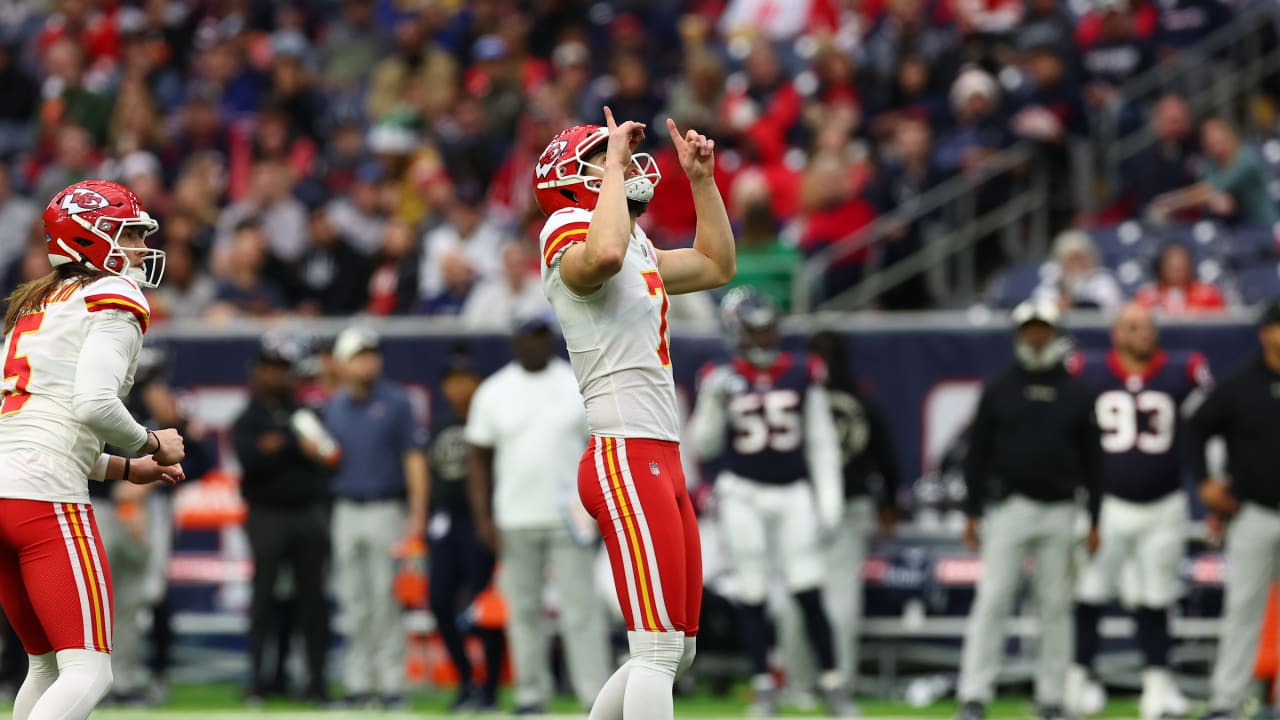 HARRISON BUTKER #7 KC Chiefs Kicker/SB 57 Champs SIGNED KC CHIEFS JERSEY(JSA)