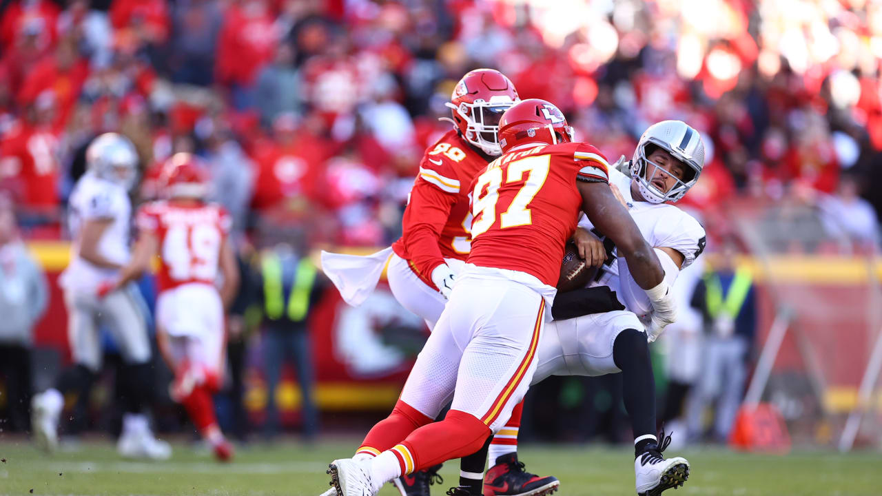 Raiders play desperate, almost upset Kansas City Chiefs