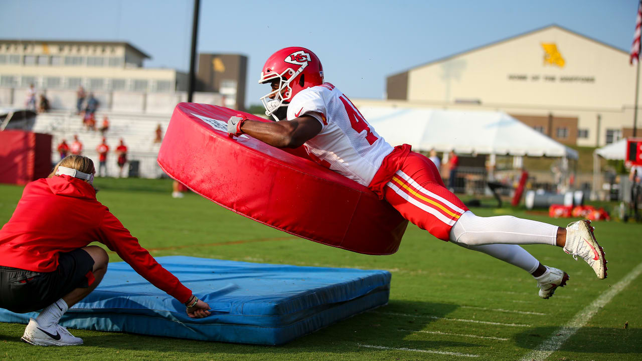 Kansas City Chiefs training camp held indoors Wednesday