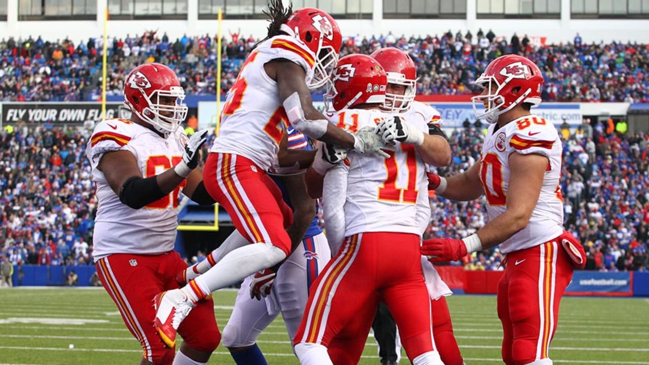 6,846 Kansas City Chiefs V Buffalo Bills Photos & High Res