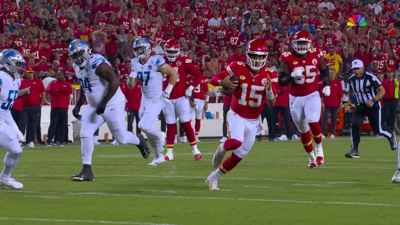 Kansas City Chiefs Quarterback Patrick Mahomes Works Ball-fake Magic On ...