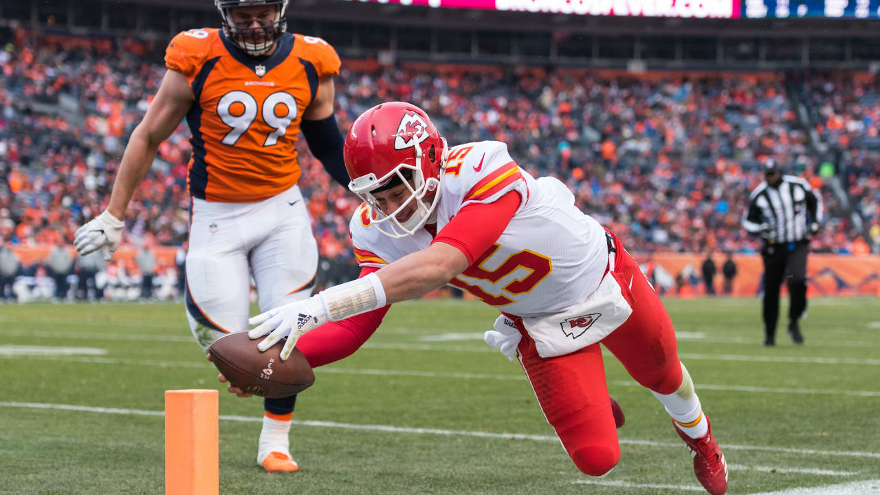 When do the Kansas City Chiefs play the Denver Broncos?