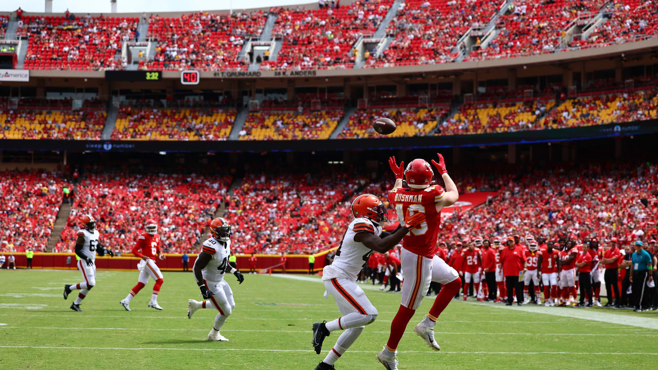 WATCH: Chiefs TE Matt Bushman catches touchdown to tie game vs. Browns