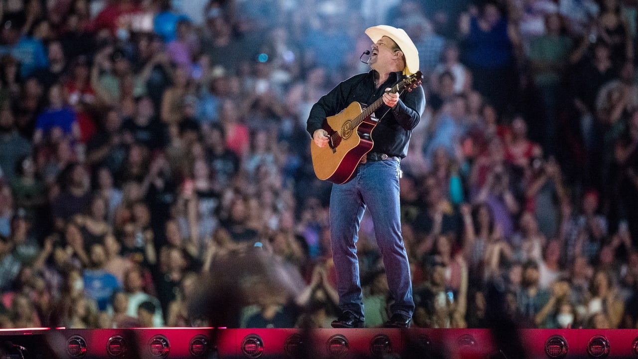 Garth Brooks Will Throw The First Pitch Tonight In Kansas City