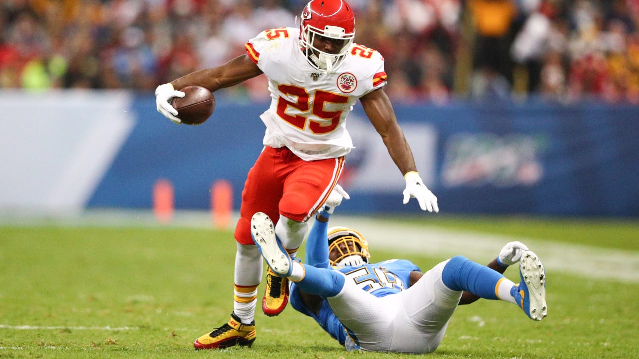 Photo Gallery: Chiefs Vs. Chargers Game Action