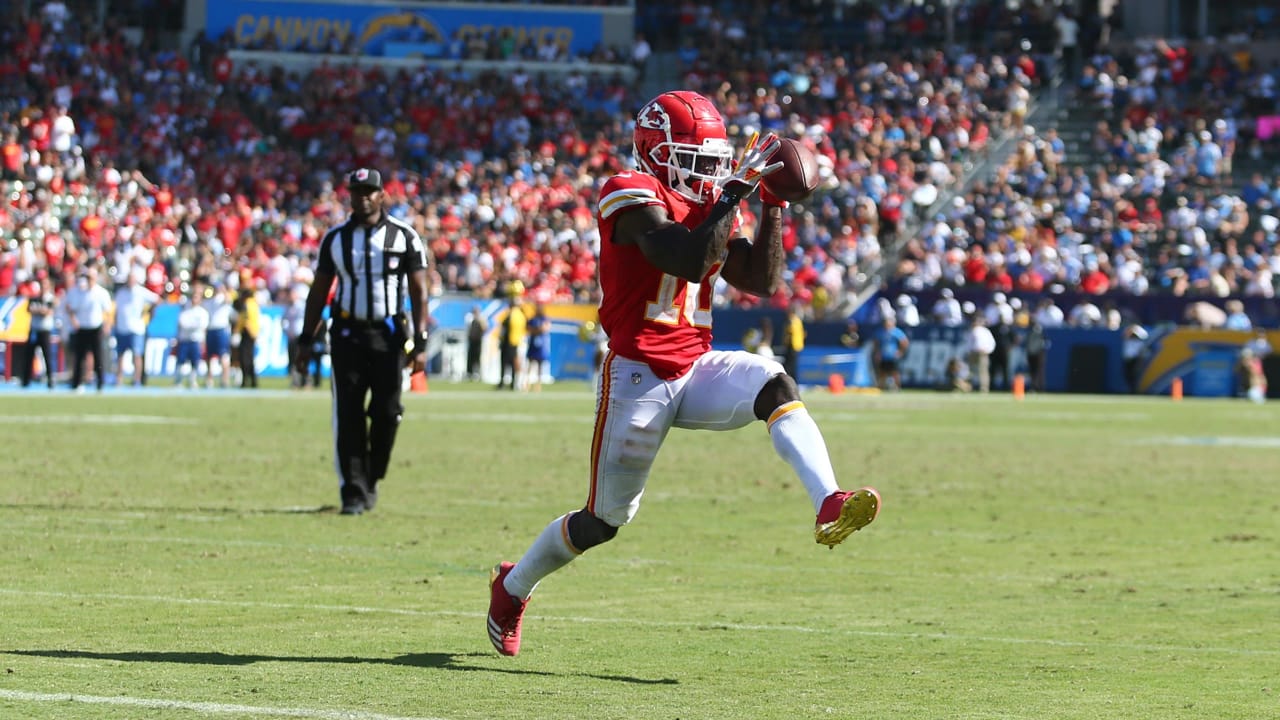 NFL SNF Anytime & First Touchdown Predictions: Tyreek Hill Torches