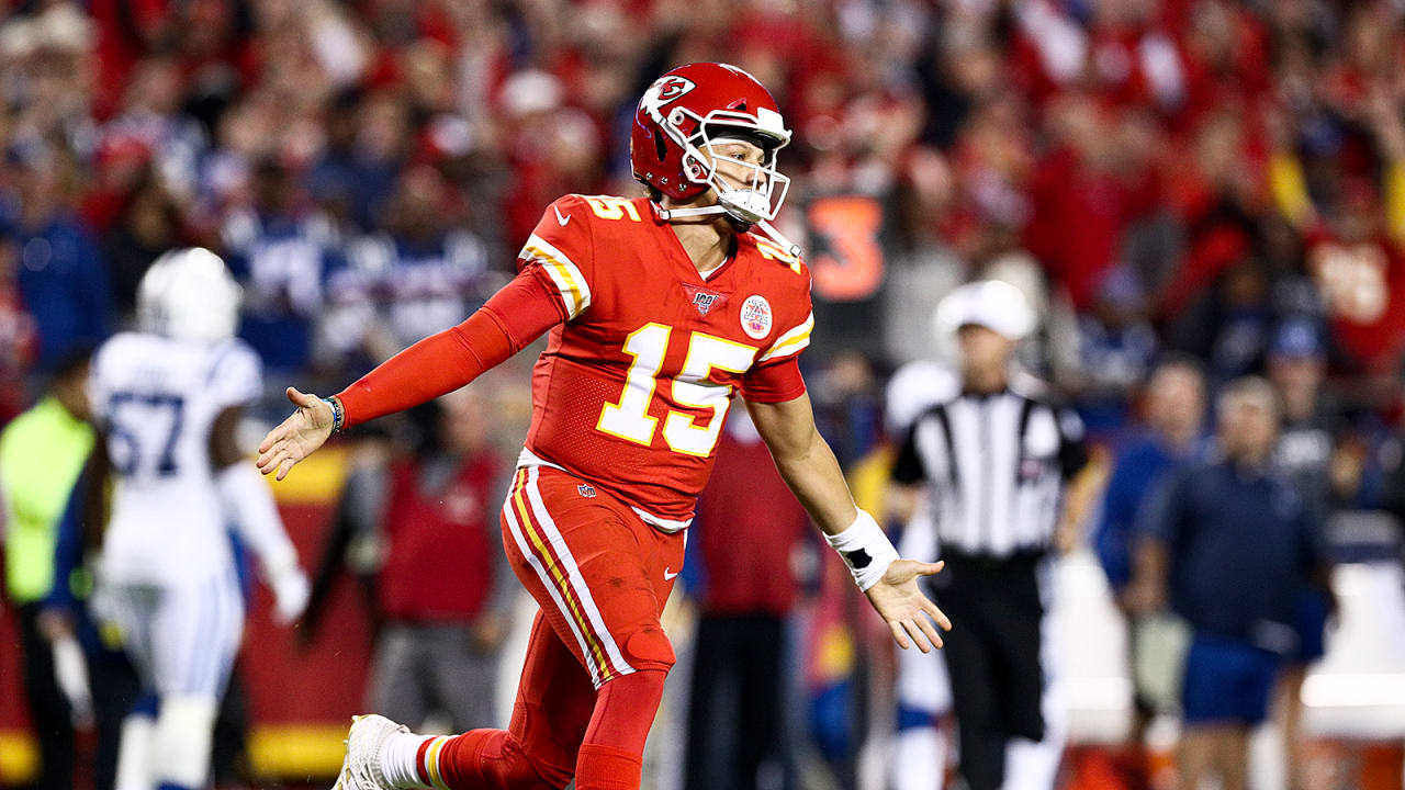 Field View: Patrick Mahomes Scrambles, Finds Space for Insane Touchdown ...