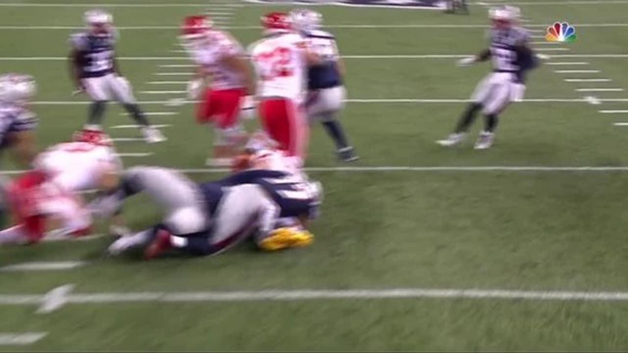 Travis Kelce Runs for First Down on a Wildcat Trick Play