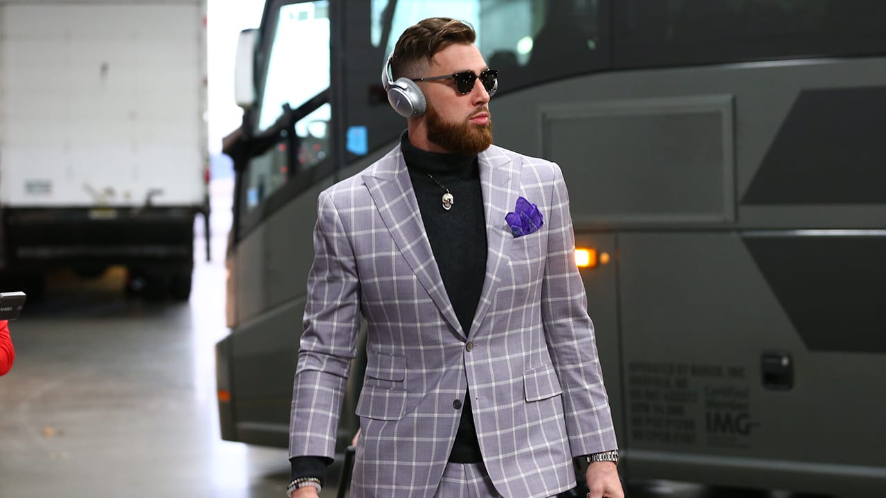 Travis Kelce looking for fashion inspiration while in Paris