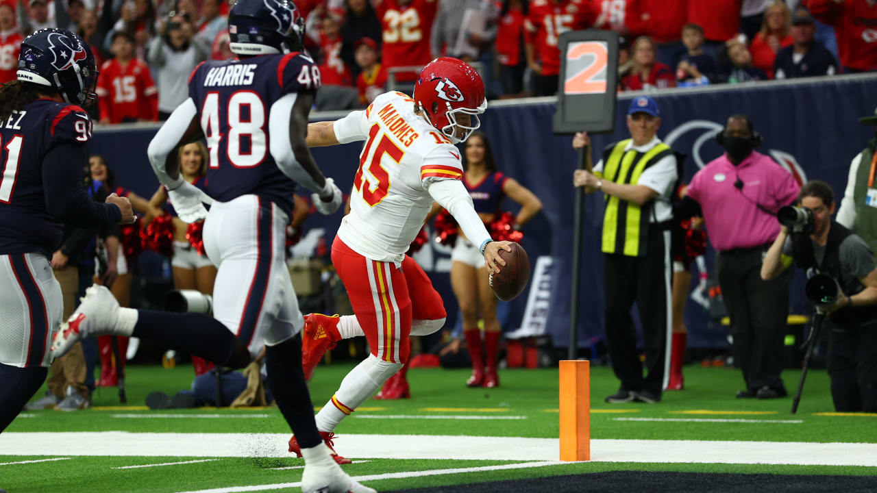 Patrick Mahomes' Best Plays from 372Yard Game in Week 15 Chiefs vs