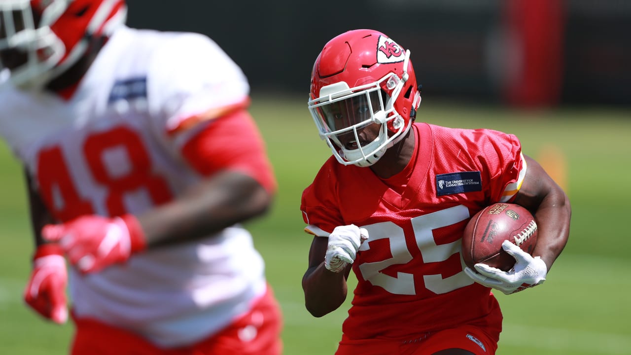 Chiefs Running Back Darwin Thompson Scores First Touchdown Of