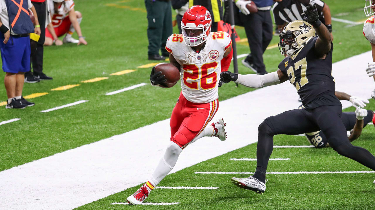 Chiefs win ninth in a row, move to 13-1 with 32-29 win over Saints