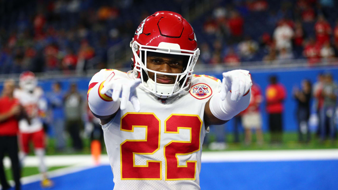 Kansas City Chiefs safety Juan Thornhill (22) tackles Cincinnati