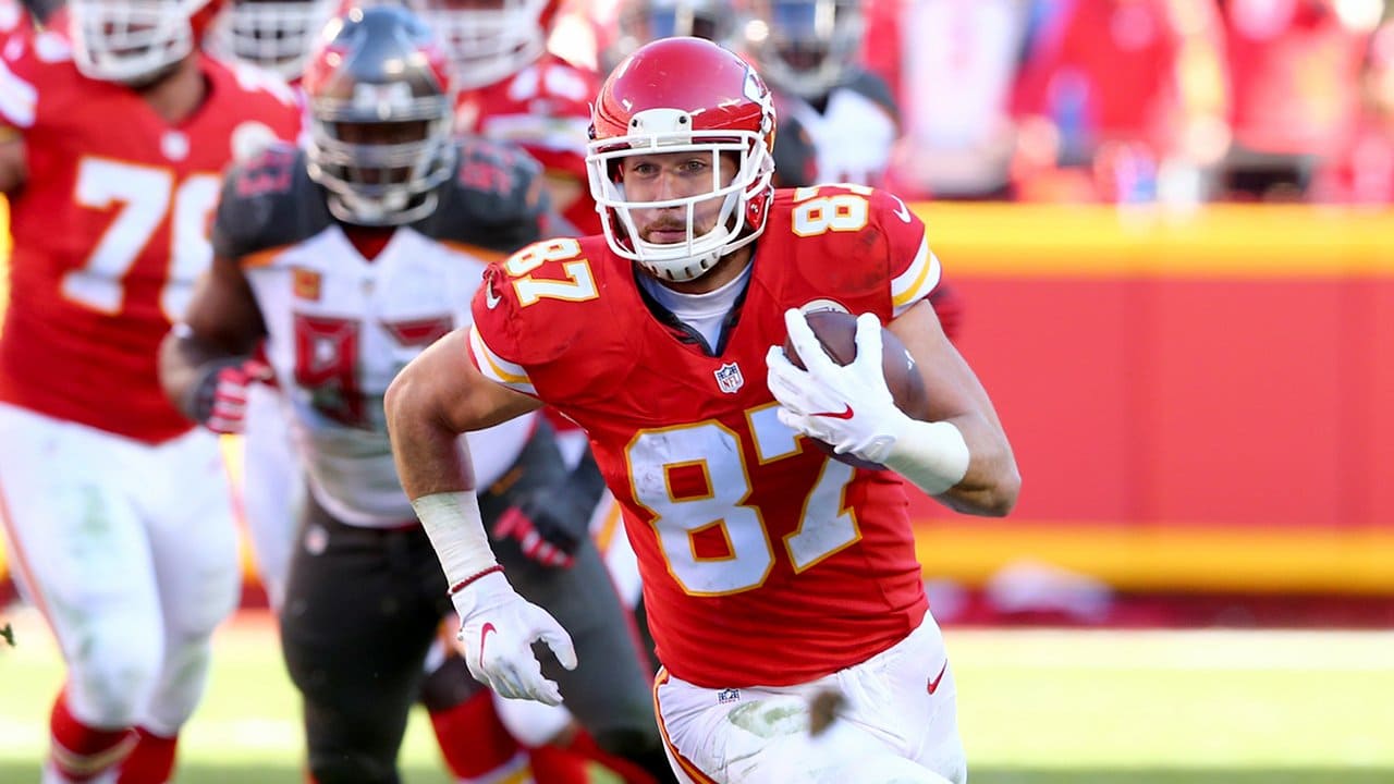 Alex Smith finds Travis Kelce for 21 yard gain