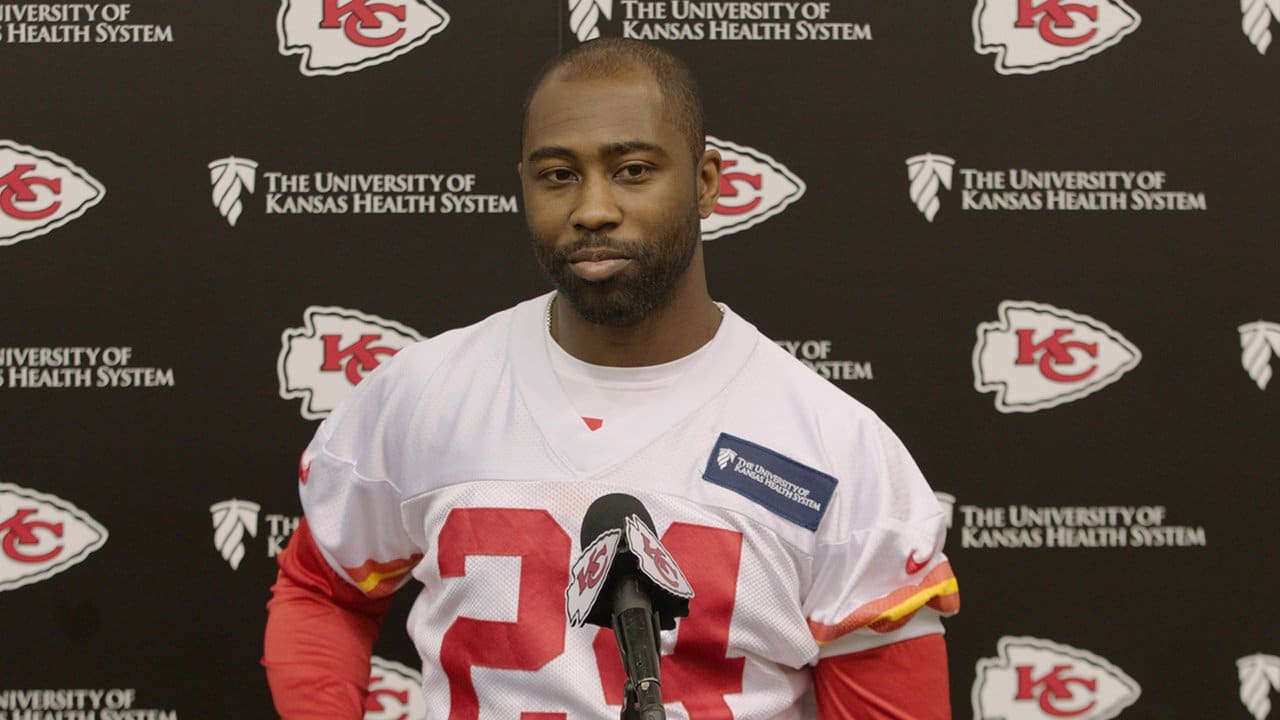 Chiefs release CB Darrelle Revis after two months