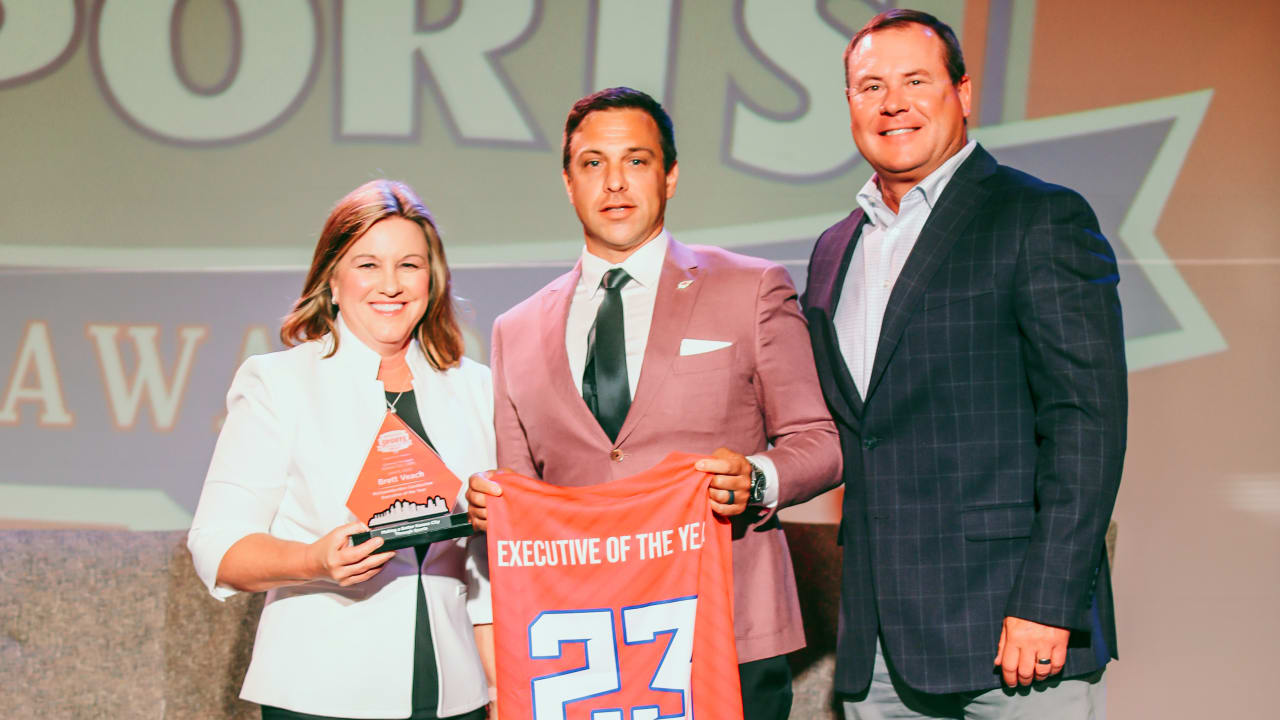 GM Brett Veach & Defensive Tackle Chris Jones Honored at Kansas City Sports Awards