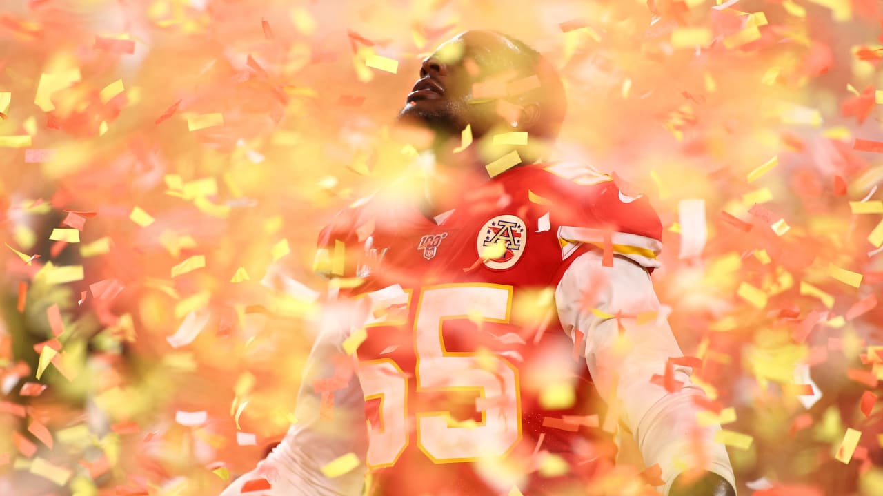 Download Kansas City Chiefs Defensive End Frank Clark Wallpaper