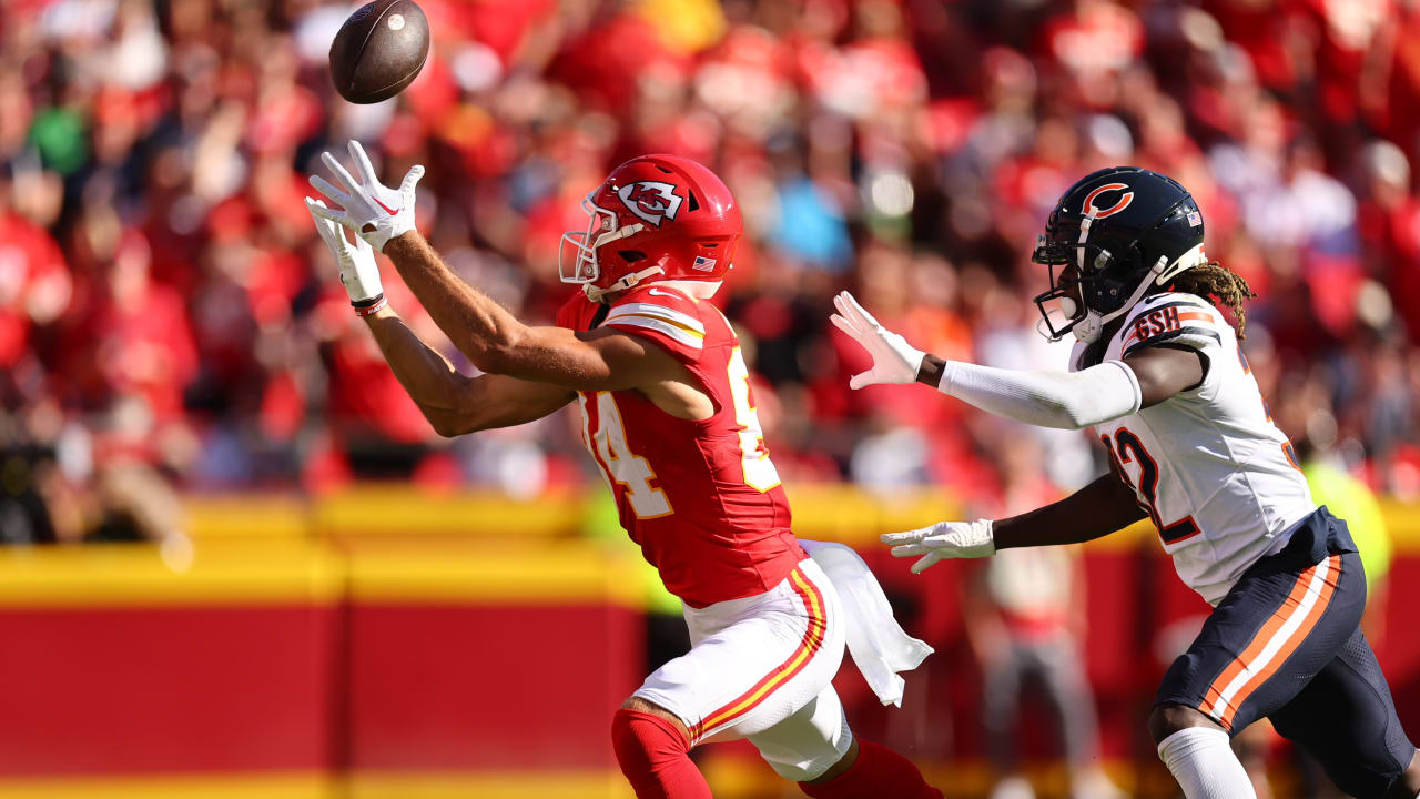 Kansas City Chiefs wide receiver Justin Watson high-points a 19-yard pass  from Chiefs quarterback Patrick Mahomes on third down