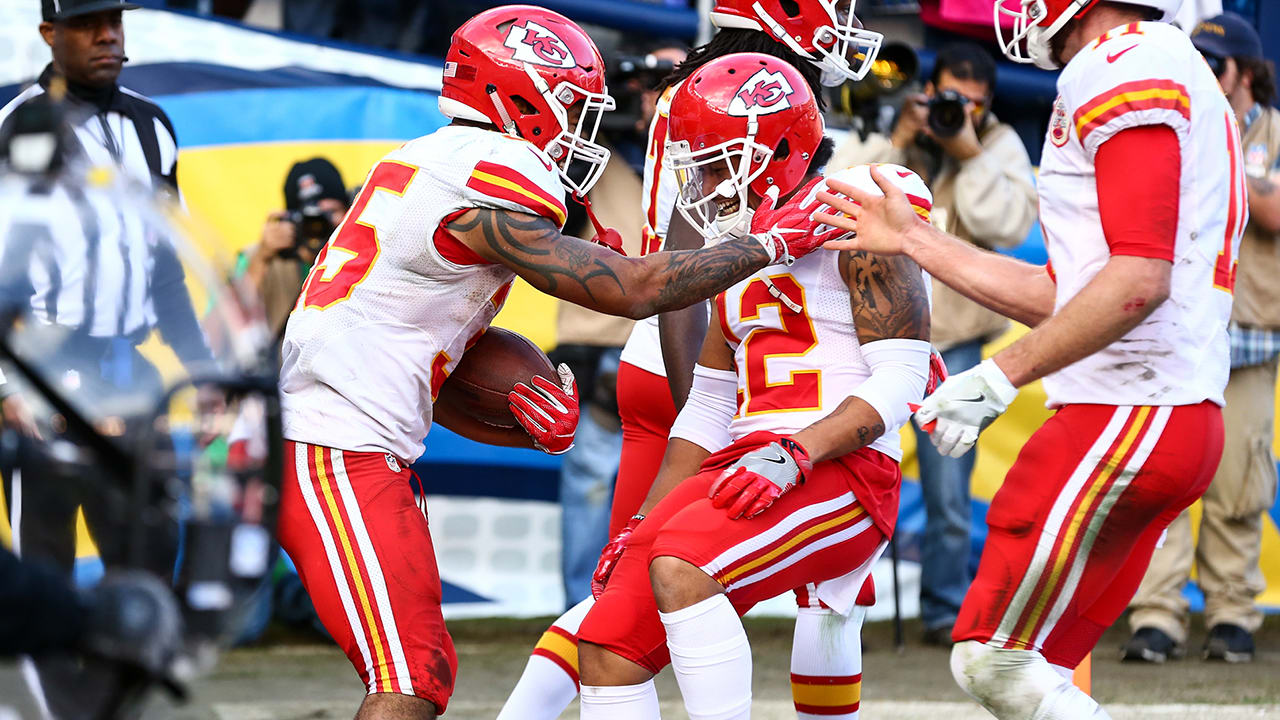 Game Recap: Chiefs Defeat Chargers, 37-27, Clinch AFC West Title