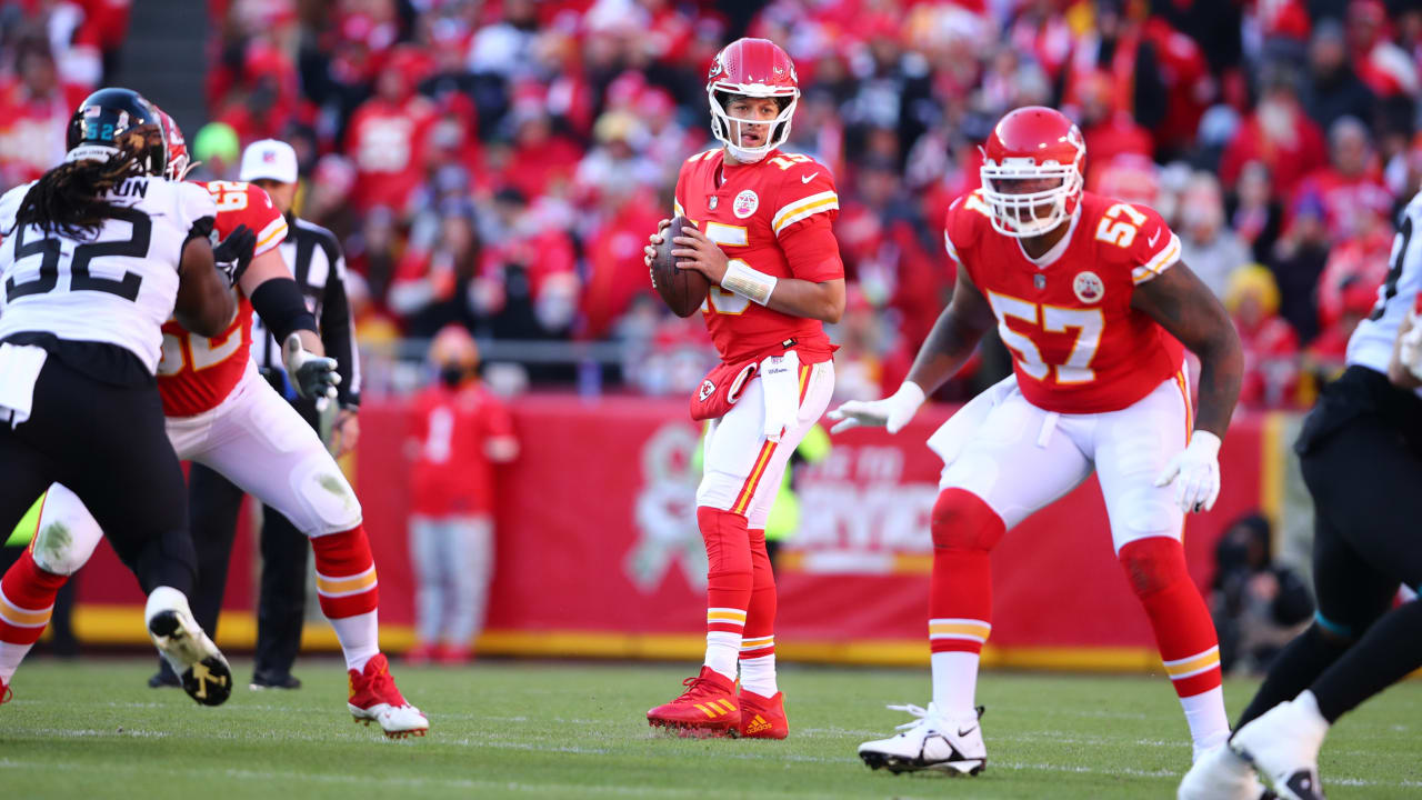 Kansas City Chiefs quarterback Patrick Mahomes ices Chiefs' win with 9-yard  scramble, red-zone slide