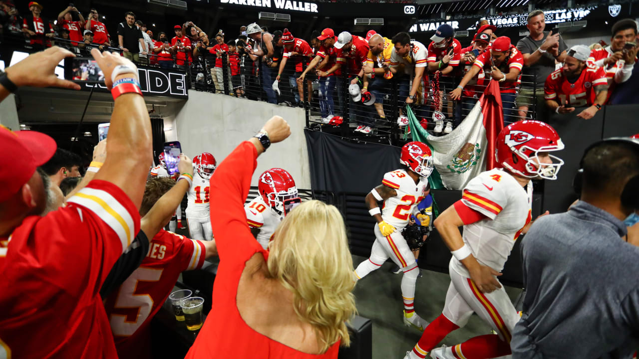 Raiders fans welcome Chiefs Kingdom to Las Vegas — PHOTOS