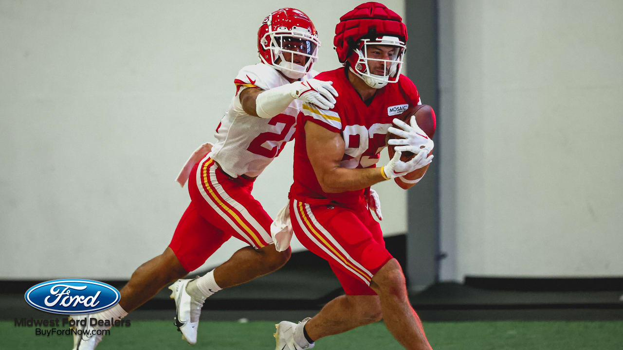 3 Chiefs impressing as training camp standouts, 1 loser from camp so far