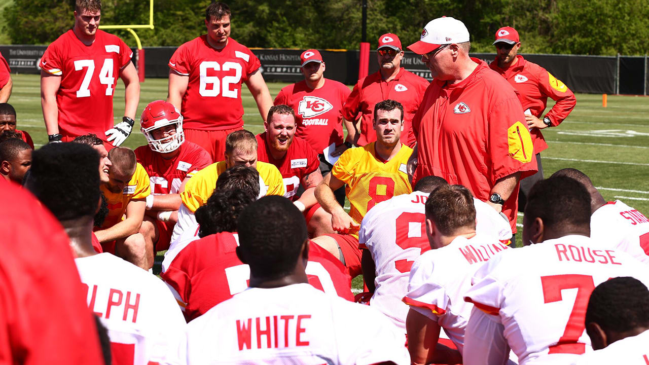 Chiefs Rookie Minicamp Day One Recap