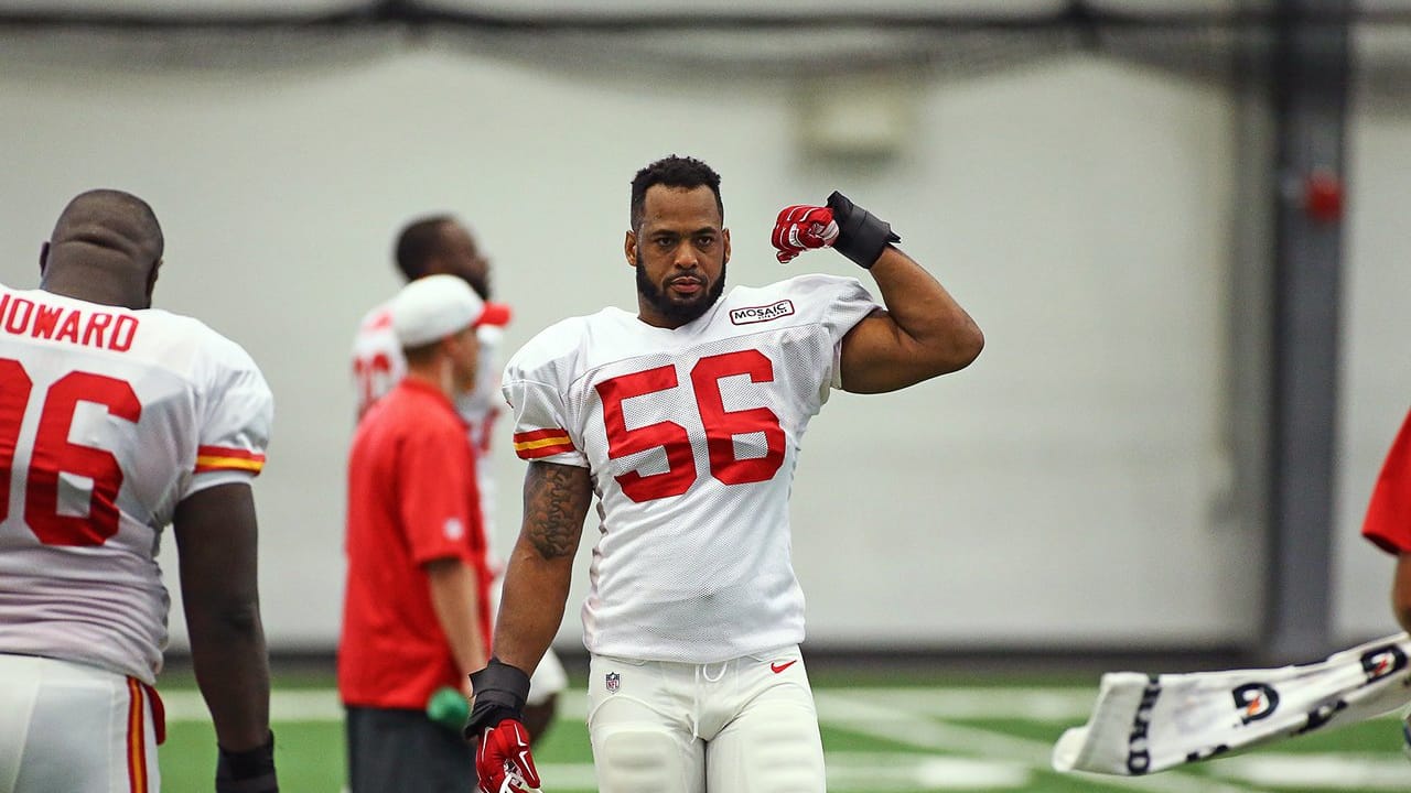 December 13, 2015: Kansas City Chiefs inside linebacker Derrick Johnson  (56) during the NFL game between the San Diego Chargers and the Kansas City  Chiefs at Arrowhead Stadium in Kansas City, MO