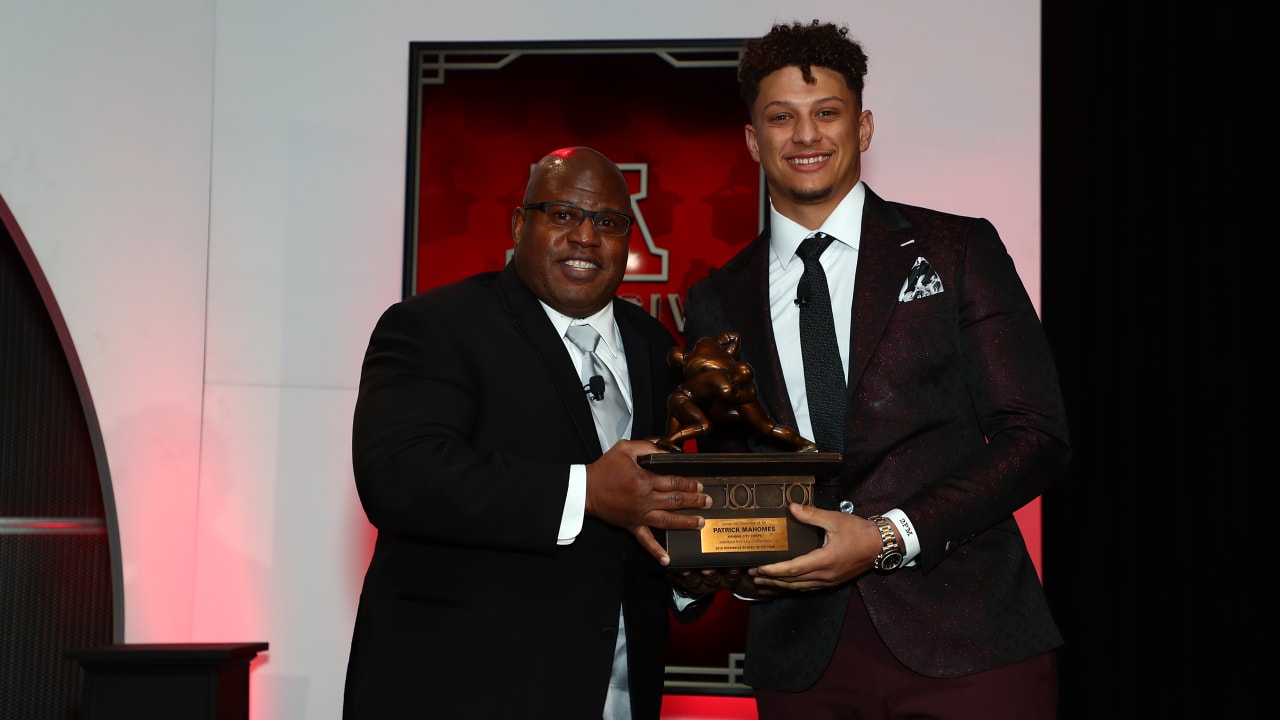 Patrick Mahomes, Andrew Wylie named Chiefs MVP and rookie of the