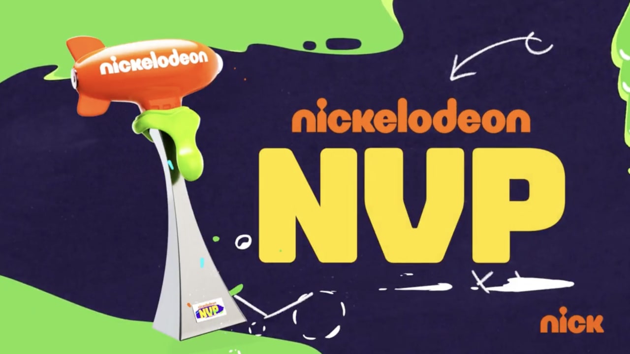 QB Justin Herbert is Awarded Nickelodeon Slimetime NVP Award