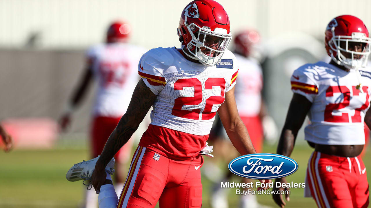 Kansas City Chiefs Defensive Back Juan Thornhill (22) stretching