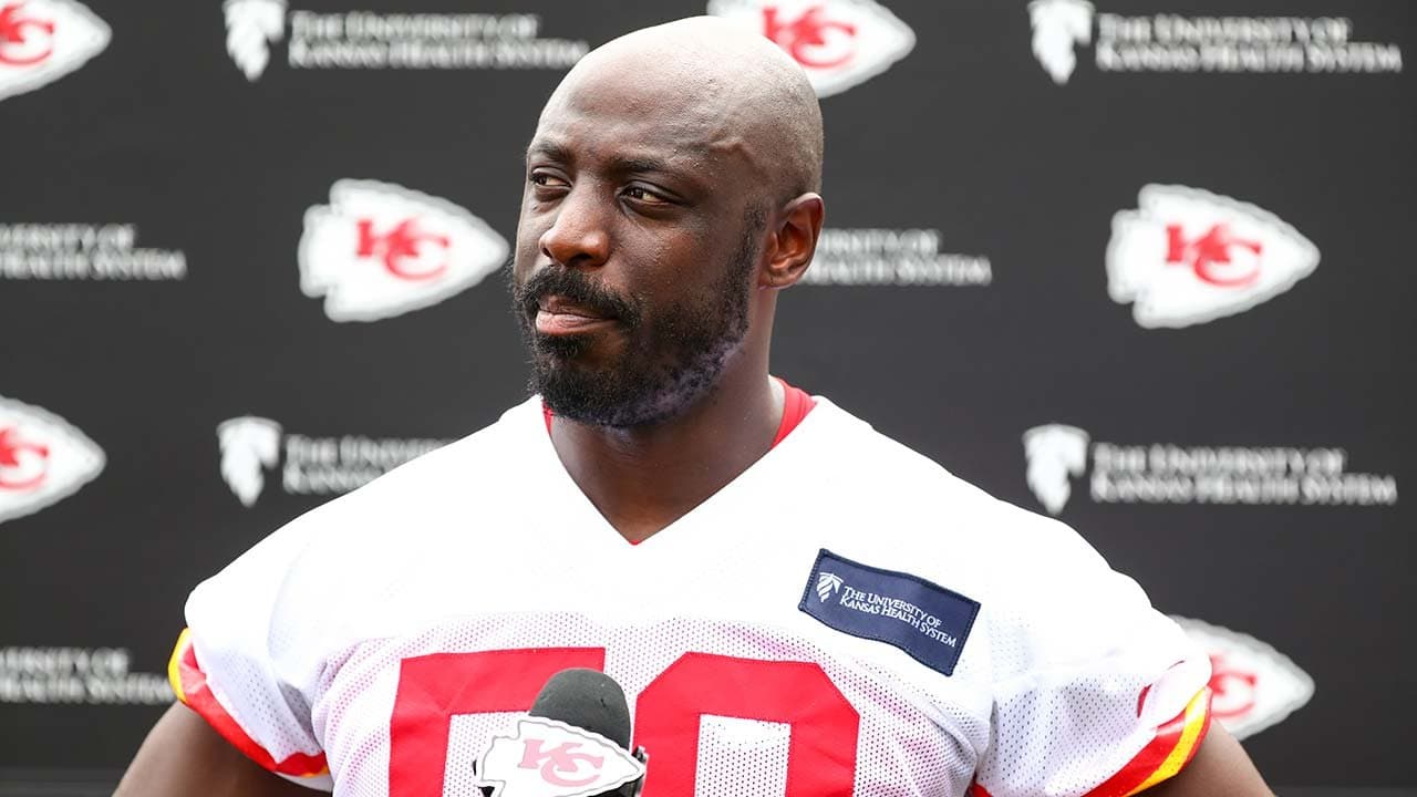 Justin Houston honors Eric Berry After Sack