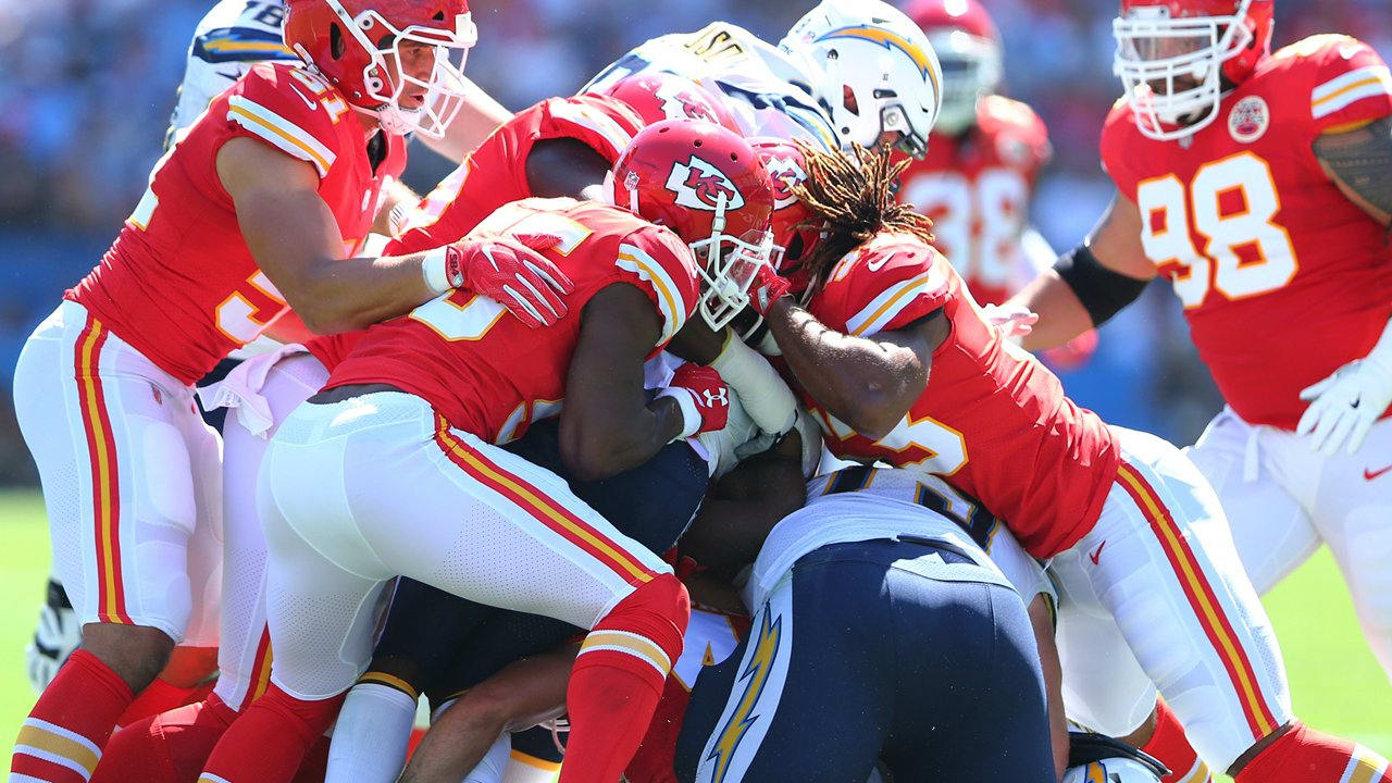 Photo Gallery: Chiefs Vs. Chargers Game Action