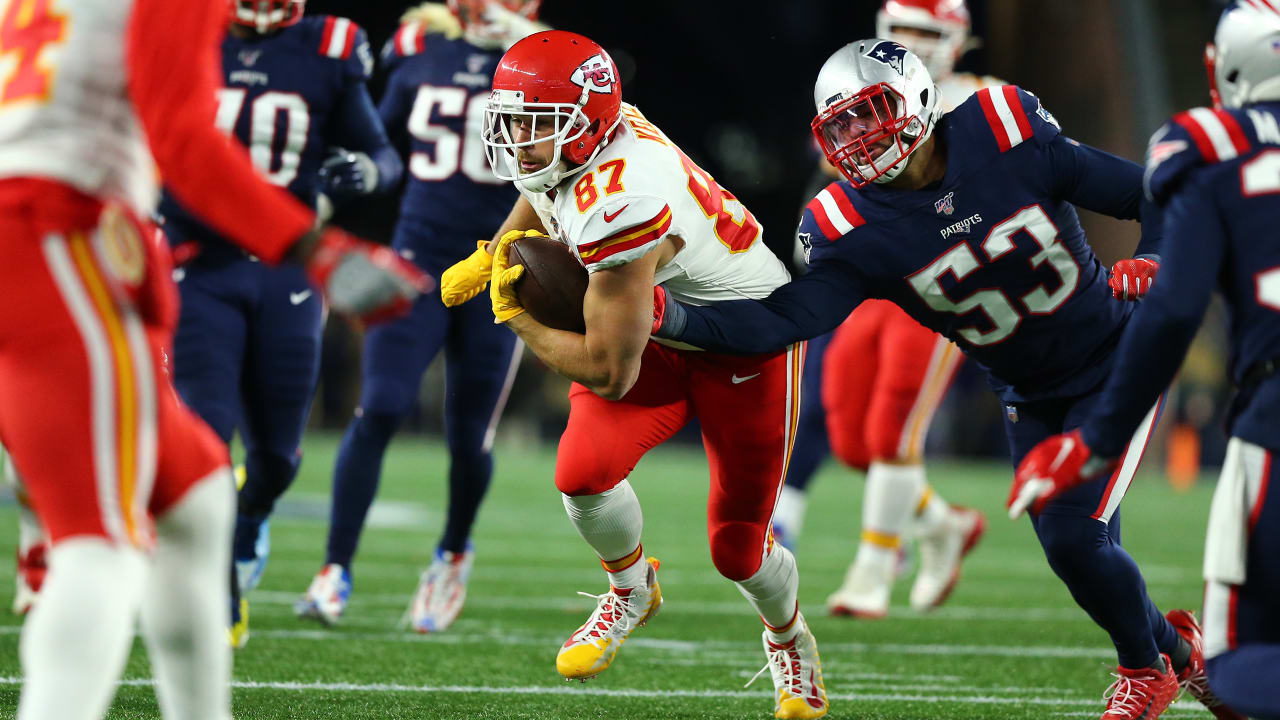 Travis Kelce Powers Through Patriots Defense For First-Down