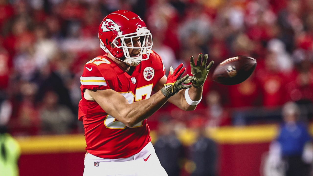 Every Travis Kelce Catch from 106-yard Game in Week 9