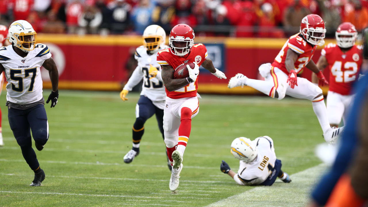 Mecole Hardman of the Kansas City Chiefs dives to score a 25 yard