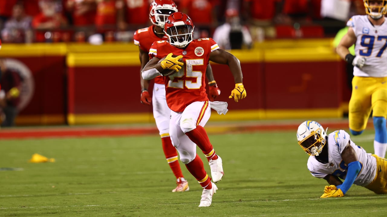 Kansas City Chiefs running back Clyde Edwards-Helaire (25) scores a  touchdown during an NFL football game against the Arizona Cardinals,  Sunday, Sept. 11, 2022, in Glendale, Ariz. (AP Photo/Rick Scuteri Stock  Photo 