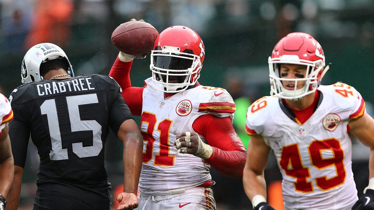 Watch: Raiders QB Derek Carr with game-winning TD pass to Delanie