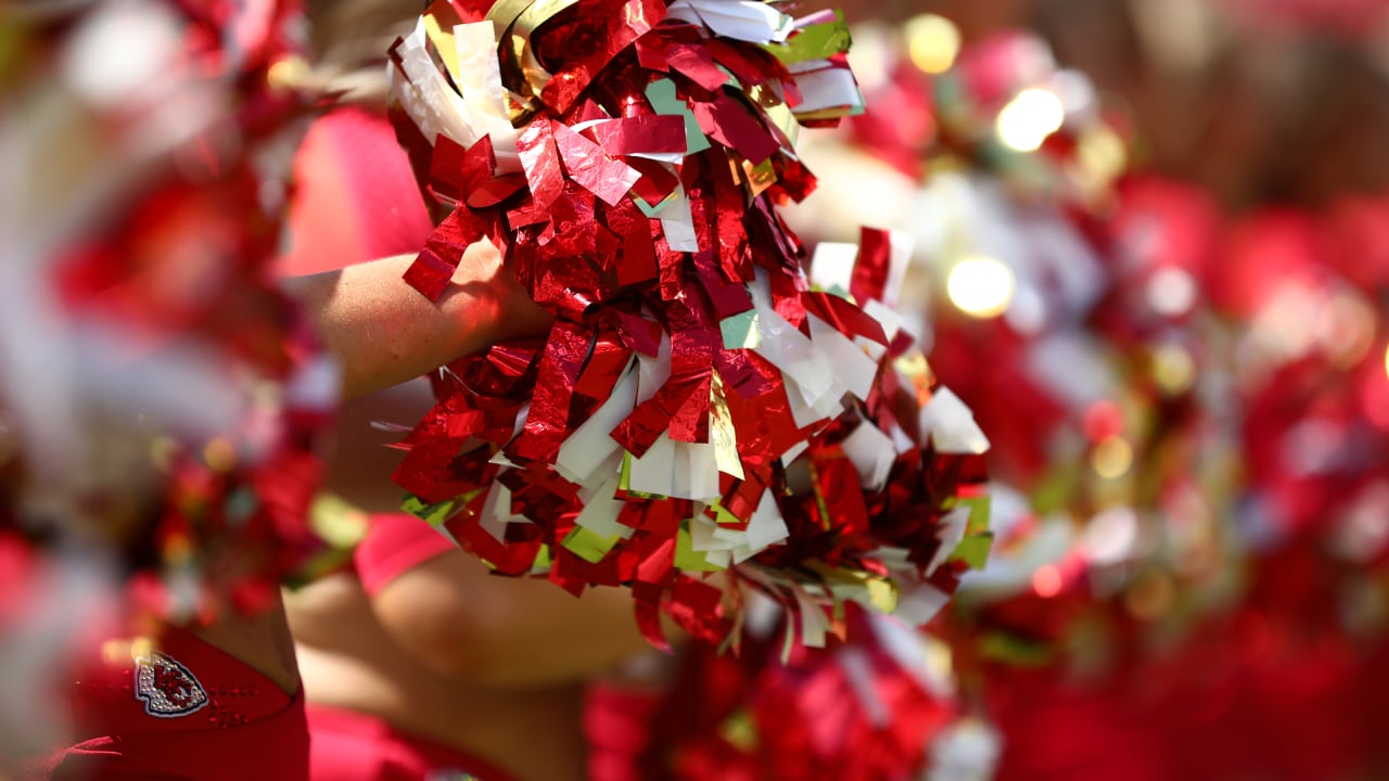 Photos: Chiefs Cheerleaders from Pre Season Week 2 vs. The