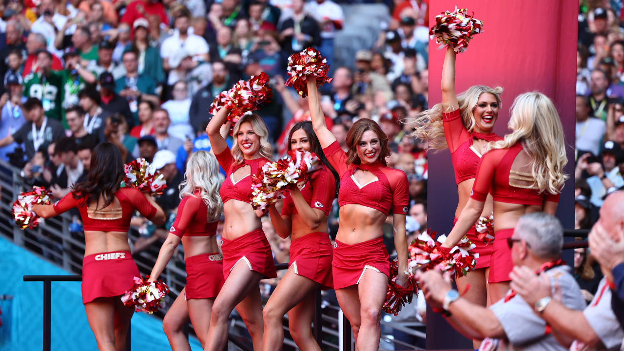 Photos: Chiefs Cheer On Tuesday of Super Bowl LVII Week