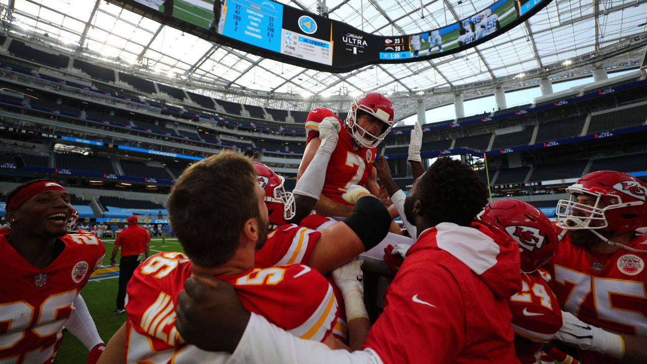 Chiefs defeat Chargers in overtime on Travis Kelce's touchdown