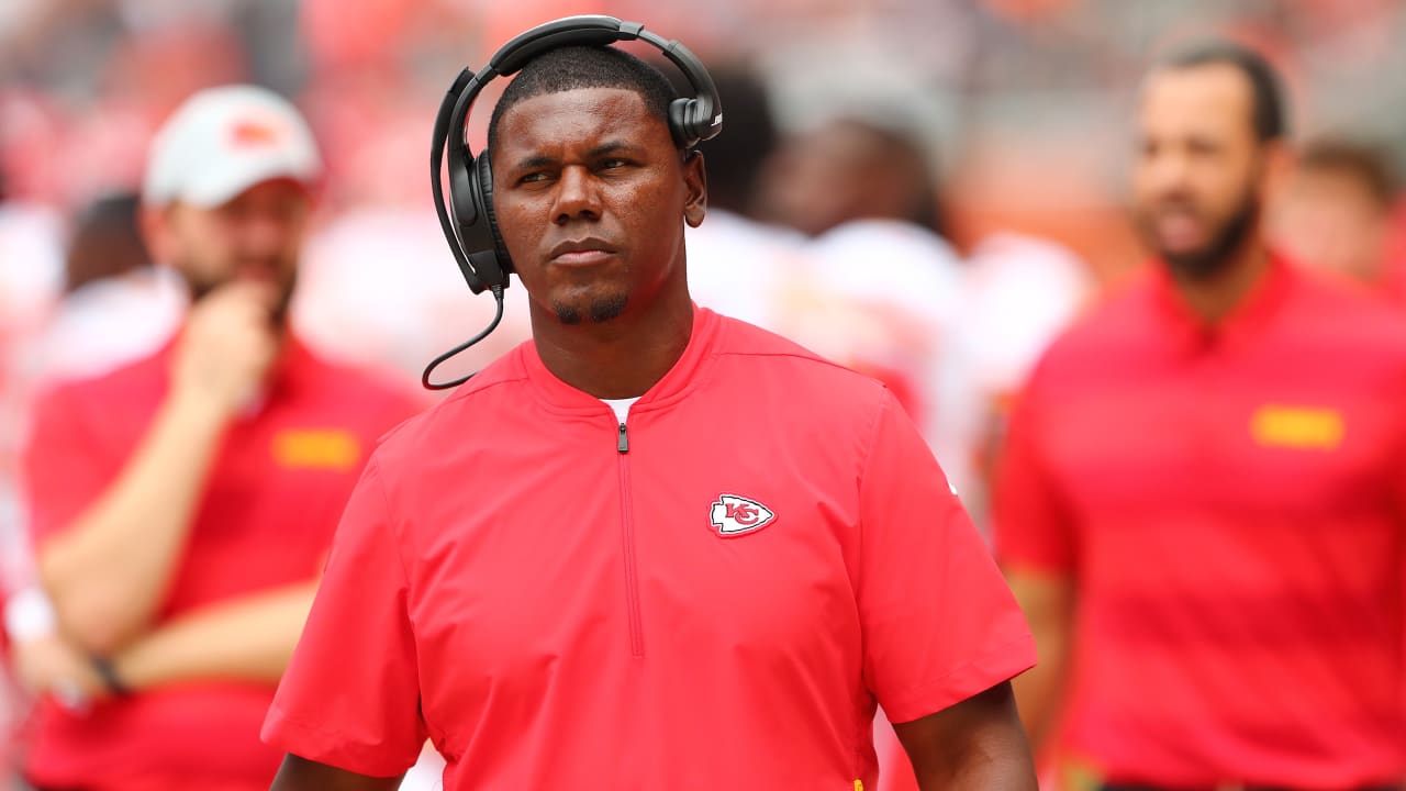 ESPN Tells the Moving Story of Chiefs’ RBs Coach Deland McCullough and