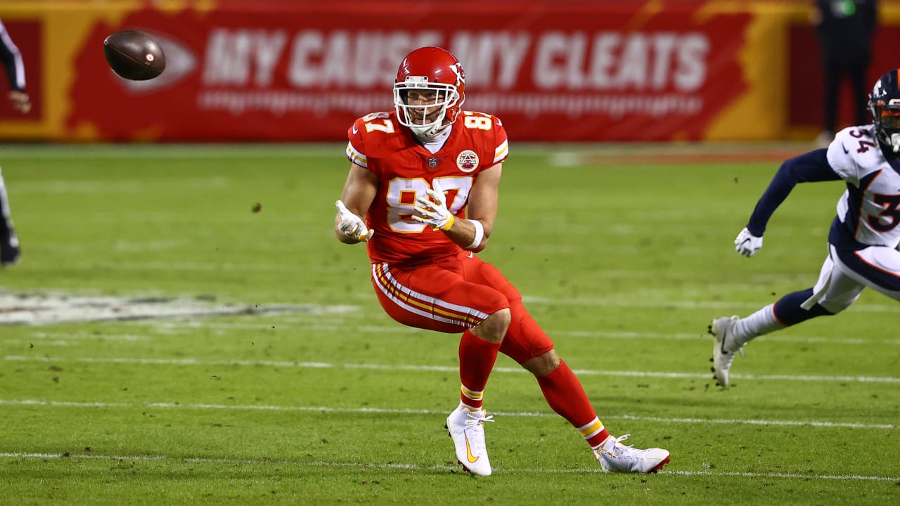 Travis Kelce Sets Tight End Record with 1,000 Receiving Yards in Only