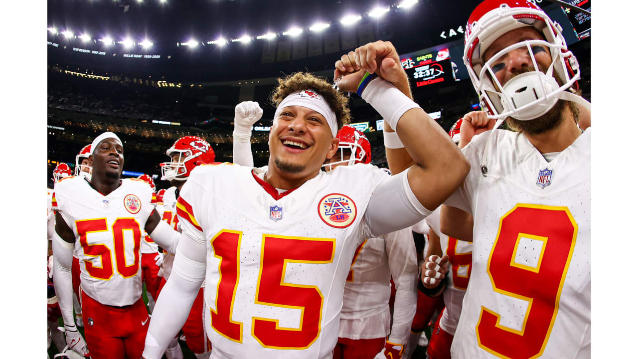 Photos: Warmups & Pregame from Preseason Week 1 | Chiefs vs. Saints