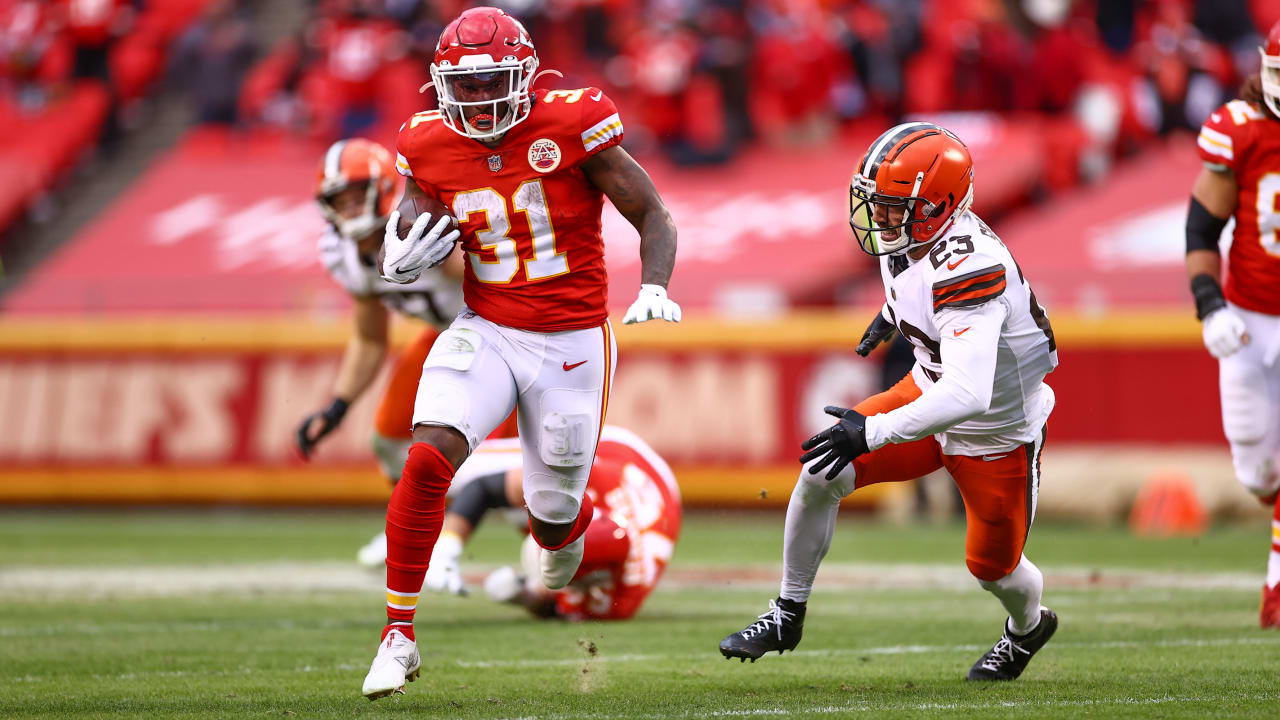 Cleveland Browns 17-22 Kansas City Chiefs: Patrick Mahomes suffers  concussion as Chiefs hold on to reach AFC Championship game, NFL News